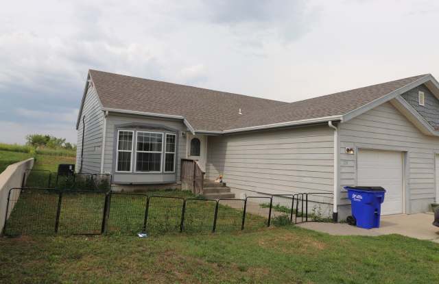 Spacious Town House for Rent photos photos