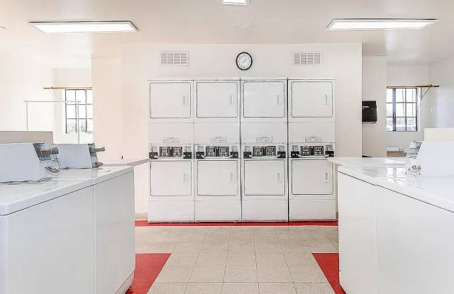 Broadmoor Apartments Gallery 1