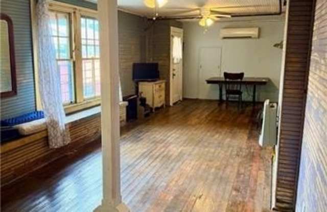 5015 LASALLE Street Gallery 4