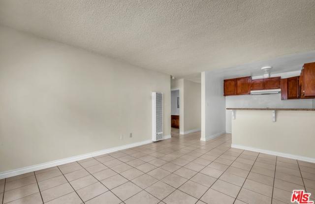 1095 W 39th St photos photos