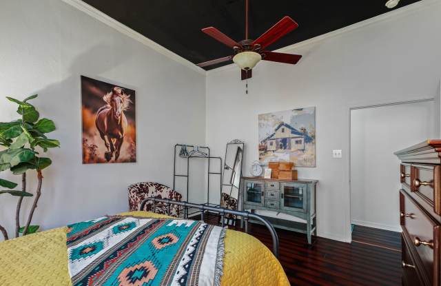 319 East Courtland Place Gallery 3