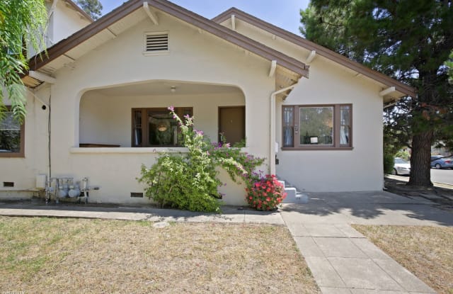 679 Stanford Ave # A - 679 Stanford Ave, Palo Alto, CA 94306
