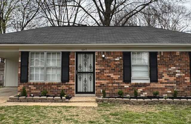 6645 Embassy Cir photos photos