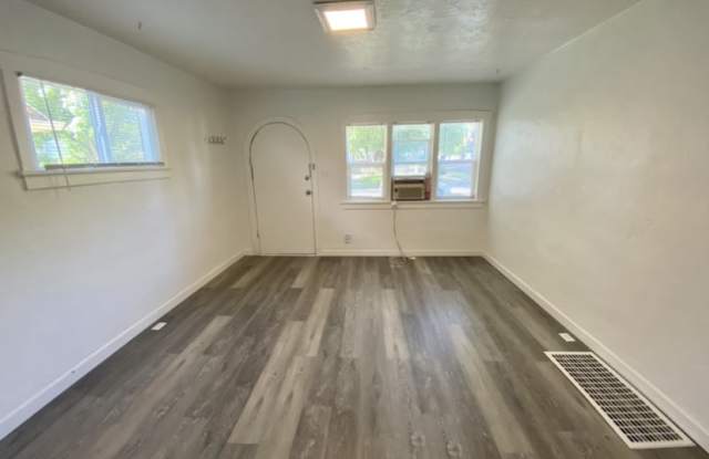 180 East Williams Avenue Gallery 4