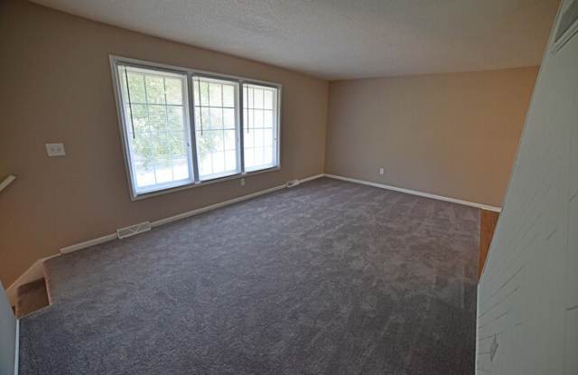 5128 Northwest Woody Creek Lane Gallery 3