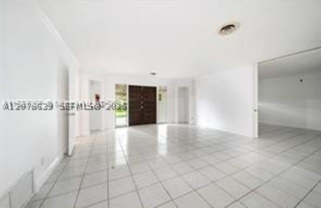 7080 NW 82nd Ter Gallery 3