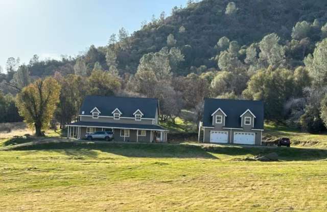 Spacious 4BR House in Ahwahnee on private 50+ acres photos photos