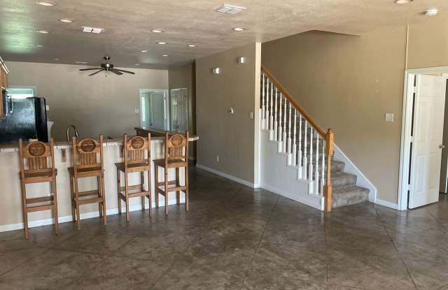 1006 Oakwood Dr Gallery 4