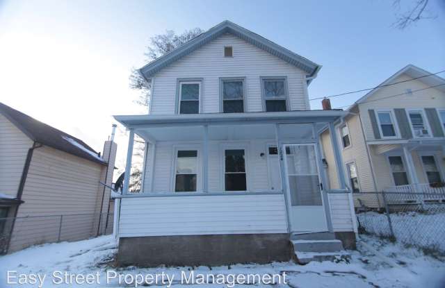 1224 Farnam St - 1224 Farnam Street, Davenport, IA 52803