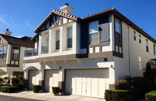 Impressive 2 Bdrm 2.5 Ba townhouse for rent with 6 month lease only in Encinitas. photos photos