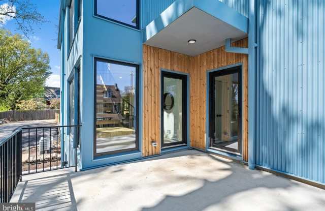 139 W MOUNT PLEASANT Avenue Gallery 4