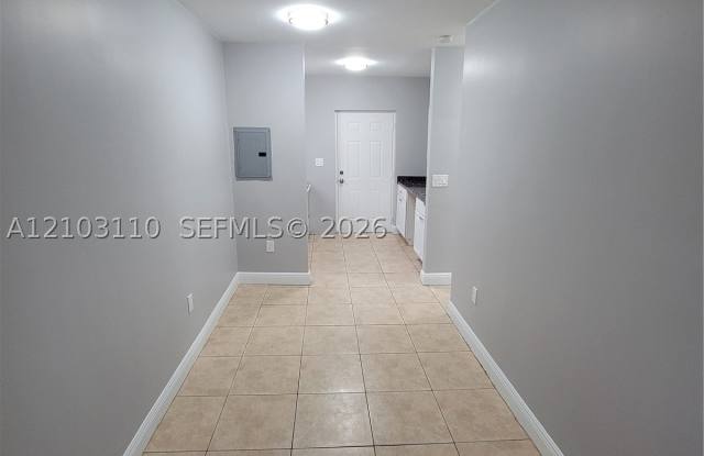 1740 NW 1st Pl Gallery 4
