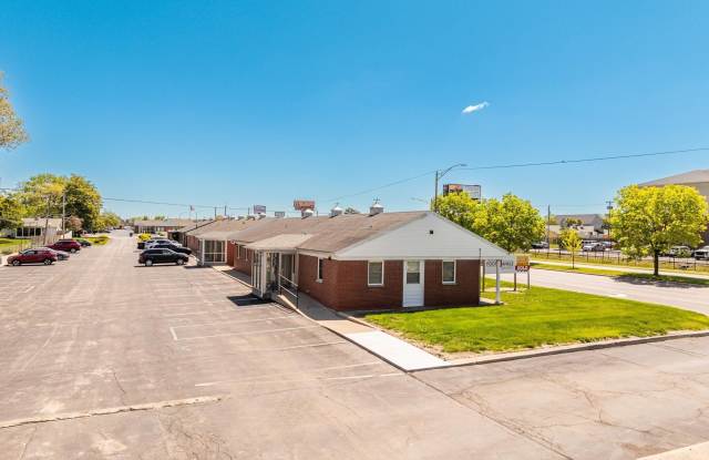 2106 W McGalliard Road Gallery 1