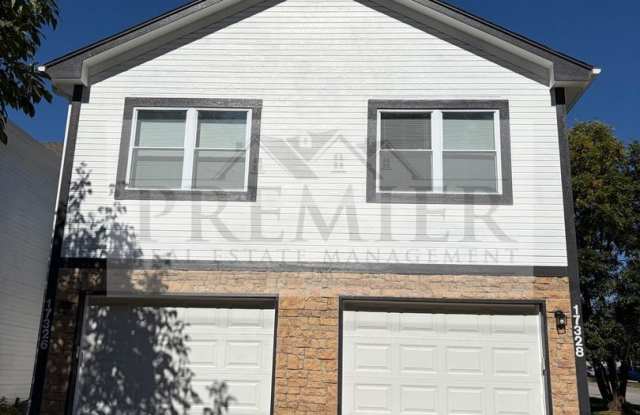 3 bed / 2.5 bath TH single garage - all electric - Remodeled unit - 17328 E Susquehanna Drive Independence MO Gallery 1