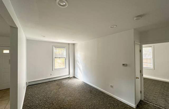 35 Terrace Drive - Unit 2R - 35 Terrace Drive, Rockville, CT 06066