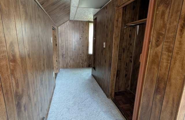 3 bedroom 2 bath garage Detroit/Redford Boarder Gallery 3