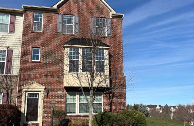 301 Pointe View Drive Gallery 2