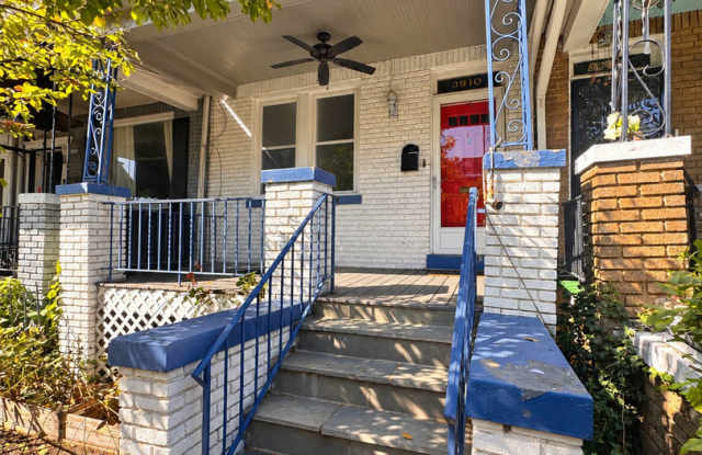 Spacious 4-Bedroom Petworth Rowhome Off-Street Parking Gallery 3