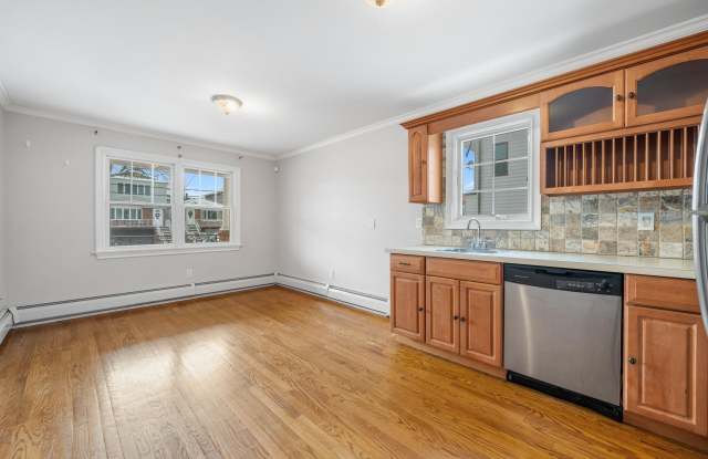 72 BROADWAY Gallery 3