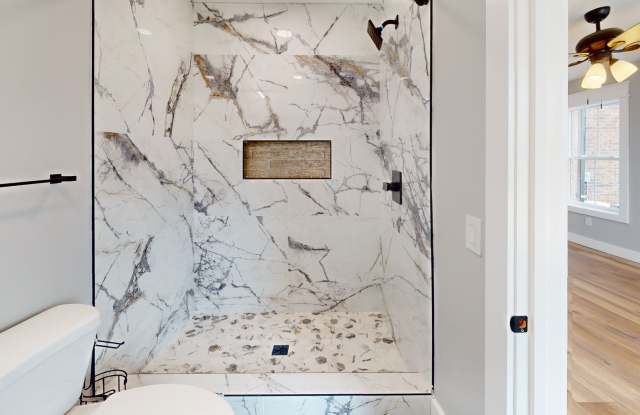 ✴️ Waitlist for Aug2027–Jul2028 Now Open! |6BR 6BA New Townhome in Fort Sanders Near UTK Gallery 3