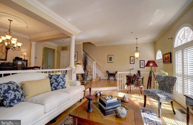 9723 WHITLEY PARK PL #TH-7 Gallery 4
