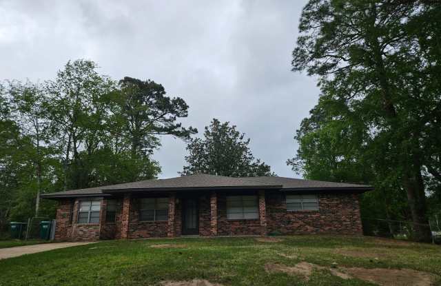 3 BEDROOM READY TO MOVE-IN photos photos