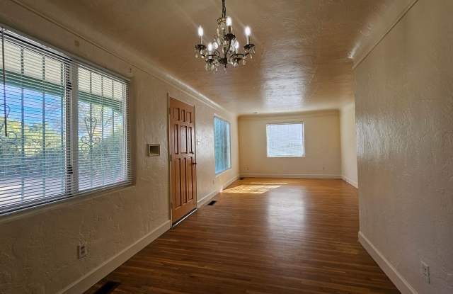 SE Cute 2 Bedroom 1 Bath Home. photos photos SE Cute 2 Bedroom 1 Bath Home. photos photos