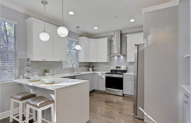 2613 ESPANA COURT Gallery 2
