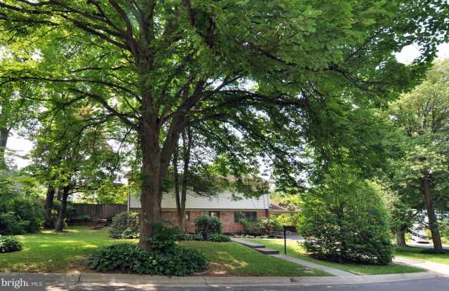 7024 RICHARD Drive Gallery 2