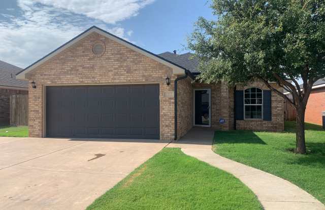 3 Bedroom 2 bath 2 car garage in Fox Ridge! photos photos