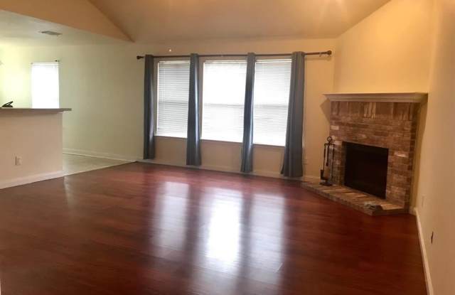 2829 Bluffs Court Gallery 3