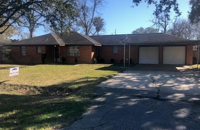 2429 9th St - 2429 9th Street, Port Neches, TX 77651
