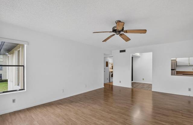 720 SUNNY PINE Way Gallery 2