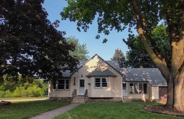 1014 McCammon Ave - 1014 Mc Cammon Avenue, St. Paul Park, MN 55071