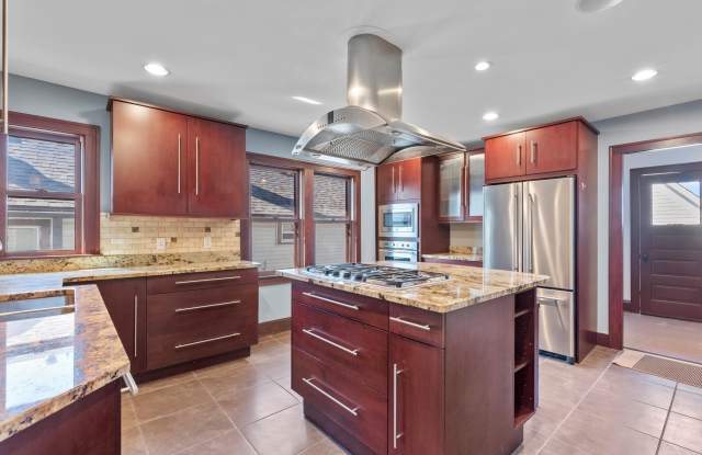 1847 N Warren Ave photos photos