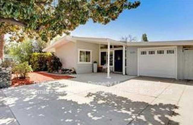 1029 Blazingwood Drive Gallery 1