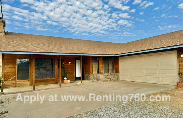 Charming 3 Bedroom 2 Bathroom Home In The Highly Desired Juniper Terrace Neighborhood!! photos photos