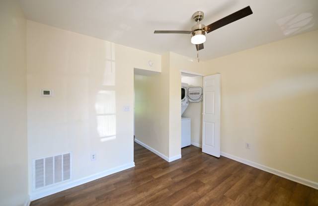 7 1/2 West 2nd Street - 2 Gallery 1