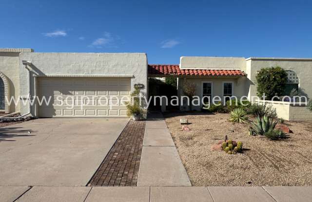 1023 E Laguna Dr photos photos