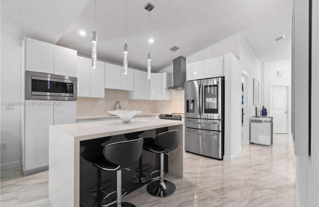 8842 SW 215th Lane 8842, Cutler Bay, FL 33189 - 3771 photos photos