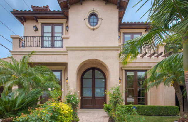 418 S Elm Dr - 418 South Elm Drive, Beverly Hills, CA 90212