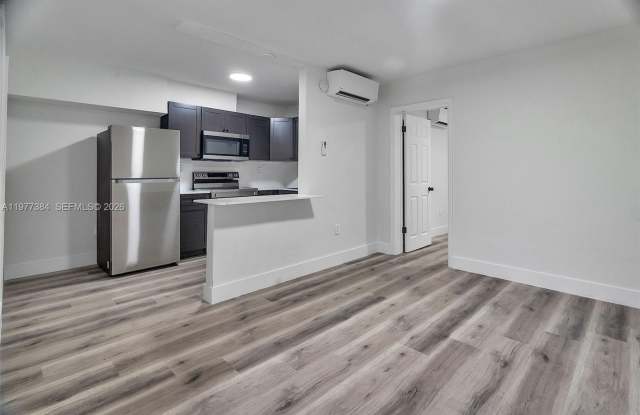 4037 SW 65th Ave photos photos