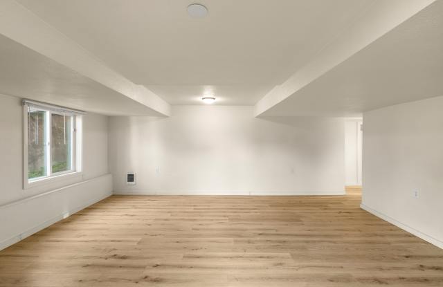 216 North K Street - 4 Gallery 2