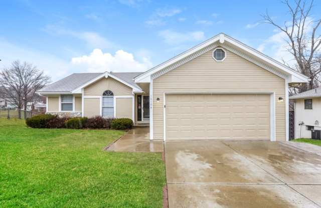 18104 East 25th Terrace South - 18104 East 25th Terrace South, Independence, MO 64057