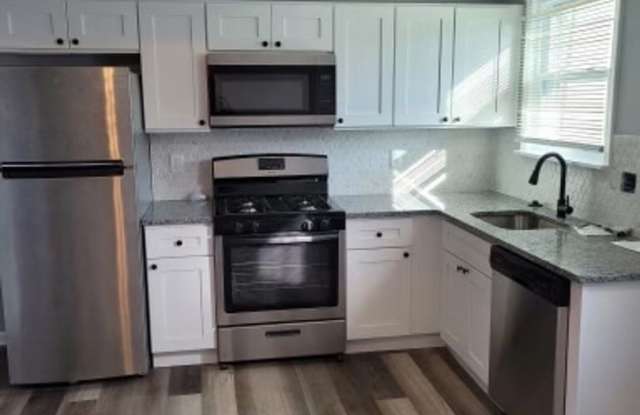 Beautiful 3bd 1 bath for Rent in Brostol PA Gallery 3