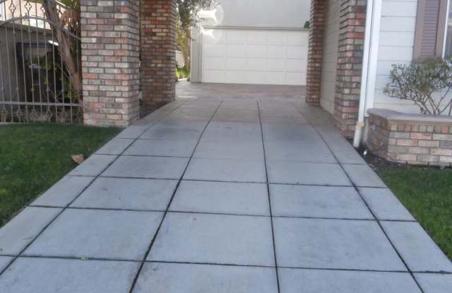 6592 Beachview Dr Gallery 2