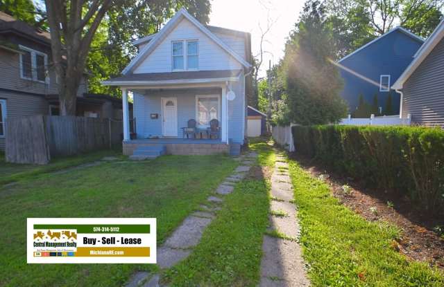 Close to Notre Dame, newly remodeled 3 bedroom 1 bath home. - 910 North Lawrence Street, South Bend, IN 46617