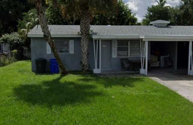 4104 Desoto Avenue photos photos