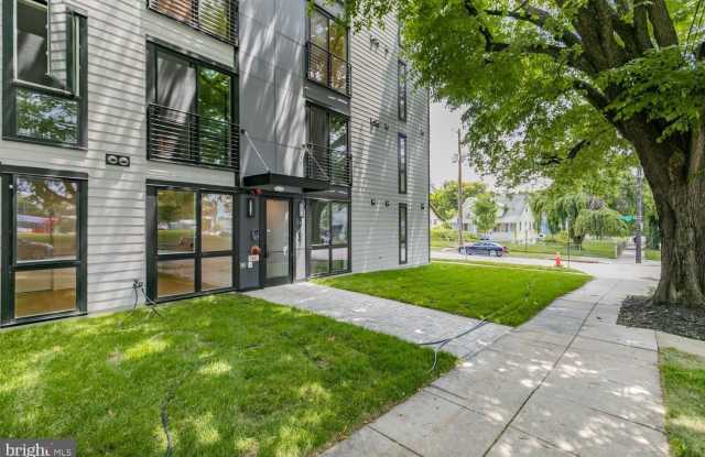 2601 30TH Street NE unit: 6 photos photos