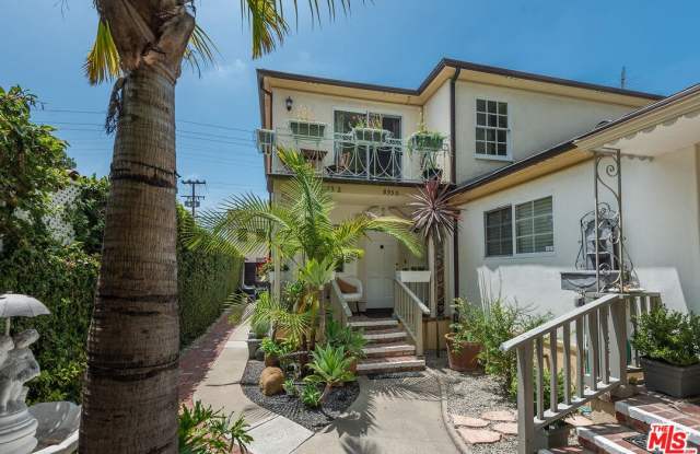 8952 Burton Way Gallery 3